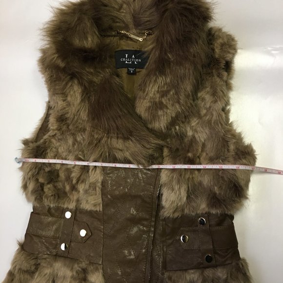 Faux fur vest with zipper - Picture 14 of 15